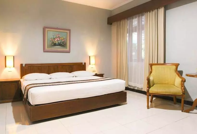 Отель Cakra Kusuma