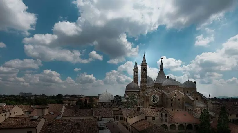 هتل Casa Del Pellegrino