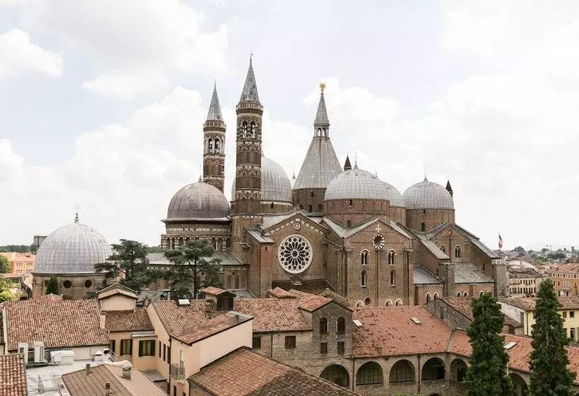 هتل Casa Del Pellegrino