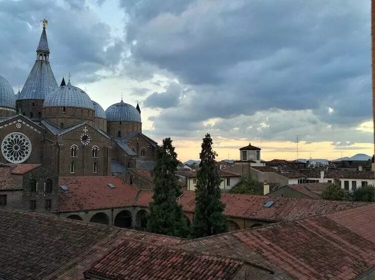 هتل Casa Del Pellegrino