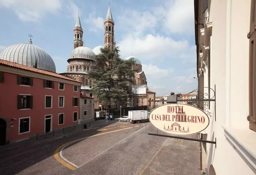 هتل Casa Del Pellegrino