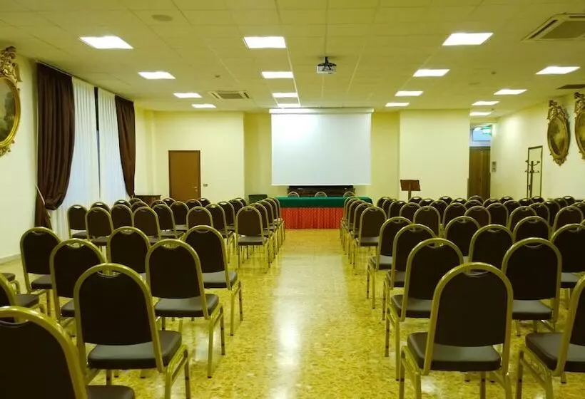 هتل Casa Del Pellegrino