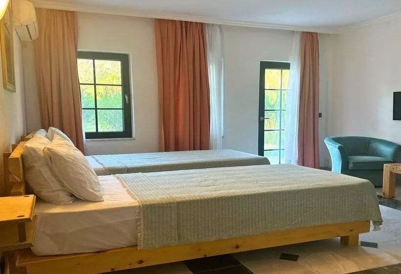 Club Mel Holiday Resort