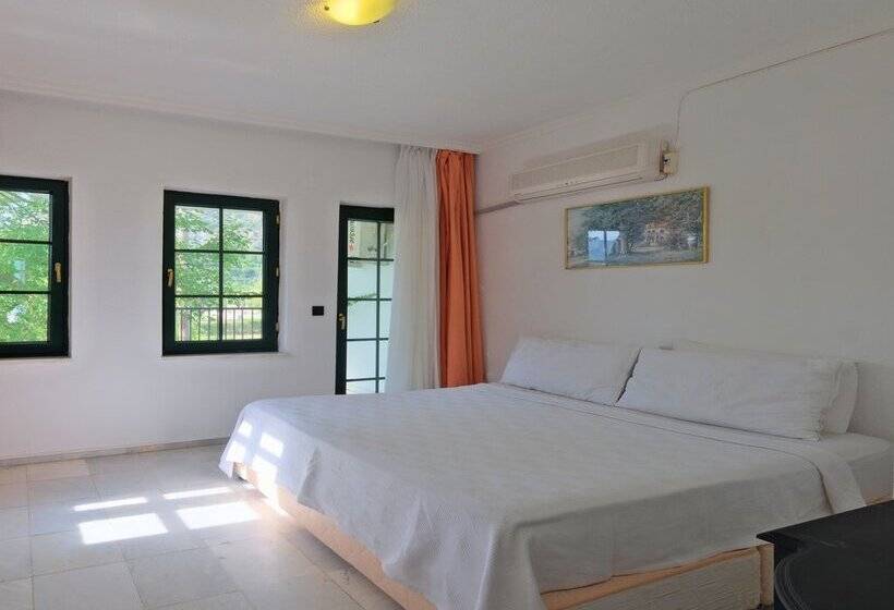 Club Mel Holiday Resort