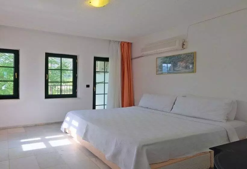 Club Mel Holiday Resort