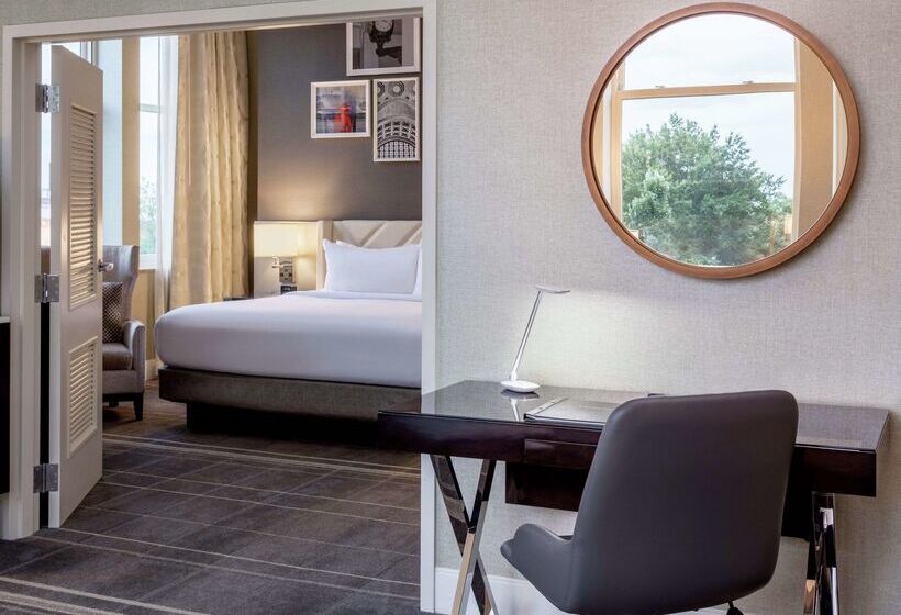 בית מלון כפרי Hilton Richmond Downtown