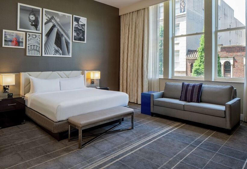 בית מלון כפרי Hilton Richmond Downtown