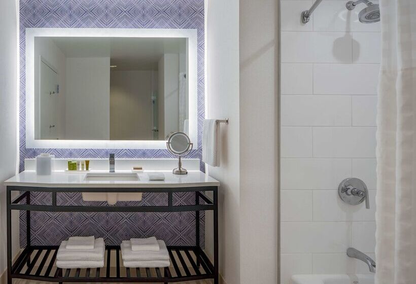 בית מלון כפרי Hilton Richmond Downtown