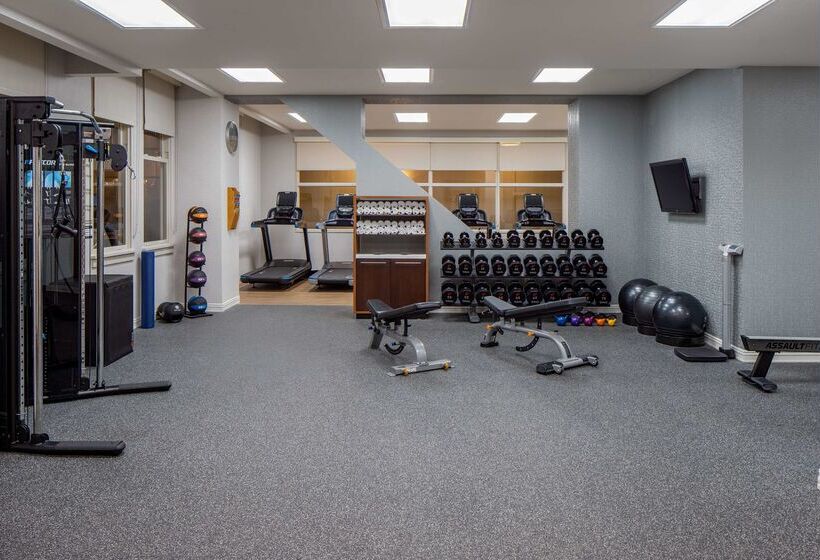 בית מלון כפרי Hilton Richmond Downtown