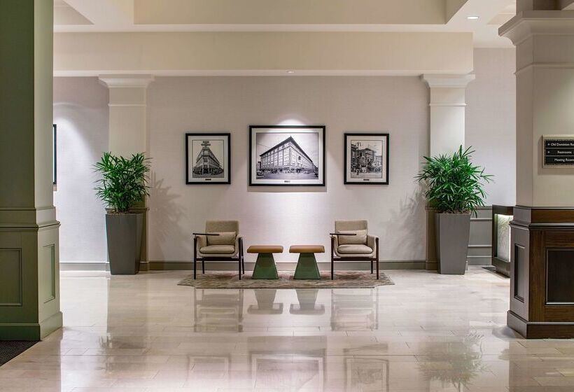 בית מלון כפרי Hilton Richmond Downtown