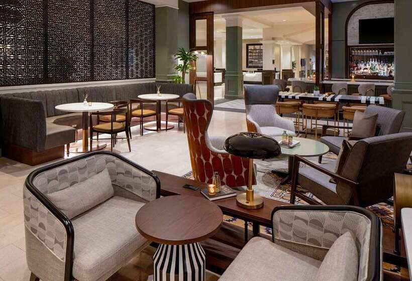 בית מלון כפרי Hilton Richmond Downtown