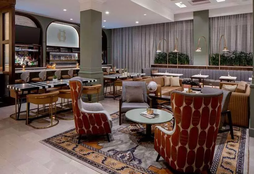 هتل Hilton Richmond Downtown