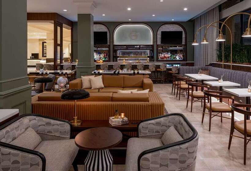 בית מלון כפרי Hilton Richmond Downtown