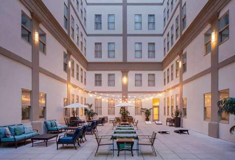 هتل Hilton Richmond Downtown