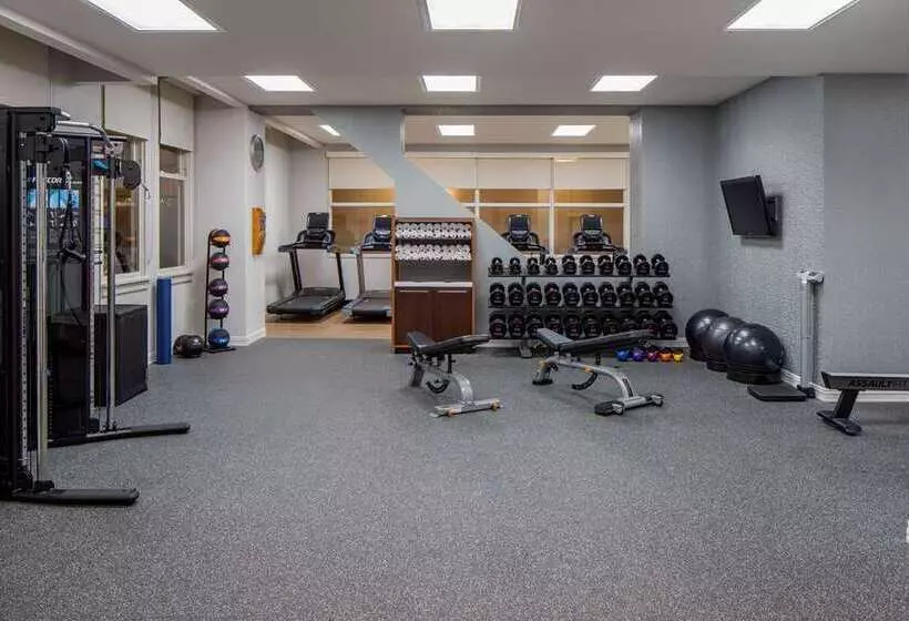 هتل Hilton Richmond Downtown