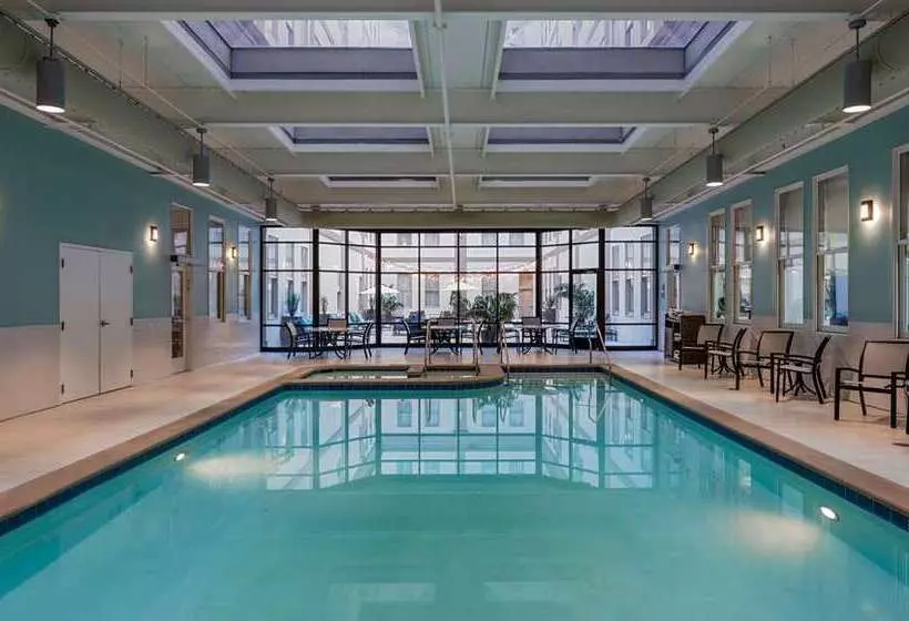 هتل Hilton Richmond Downtown