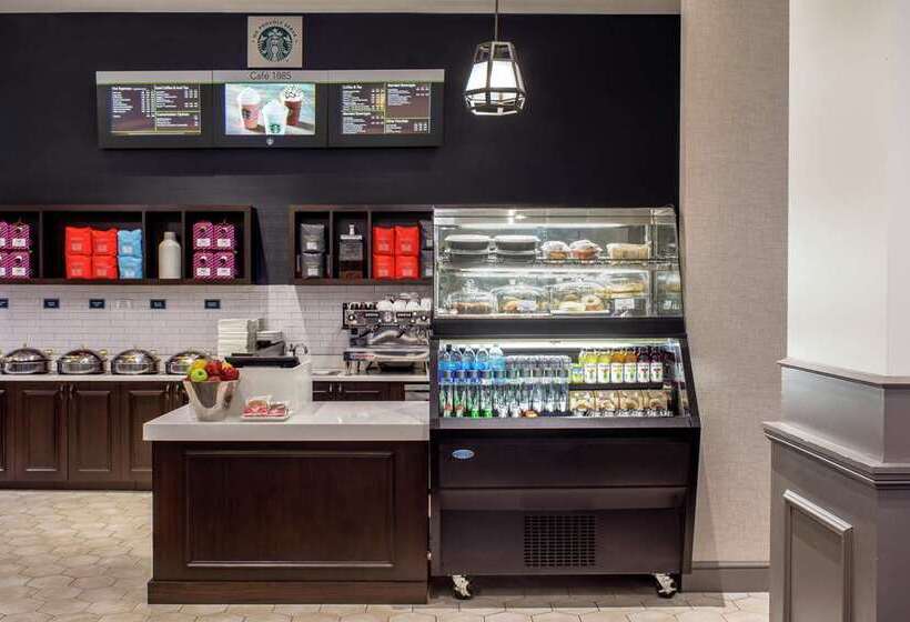 בית מלון כפרי Hilton Richmond Downtown