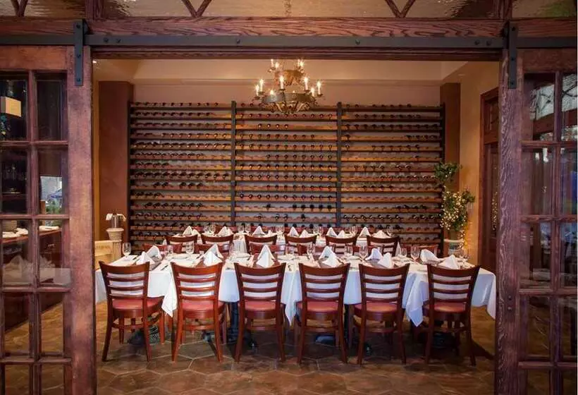 هتل Hilton Richmond Downtown