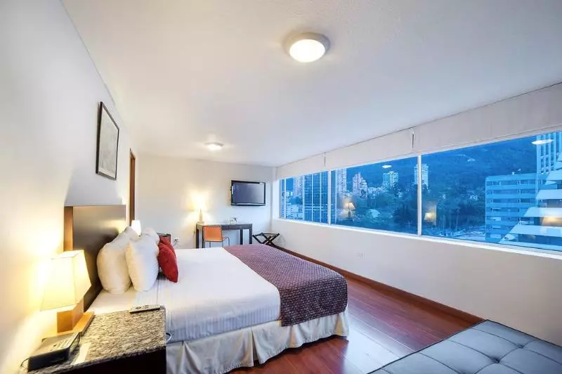 هتل Oceania Bogota