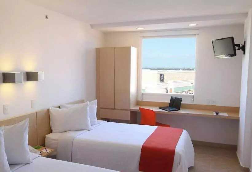 هتل One Coatzacoalcos Forum