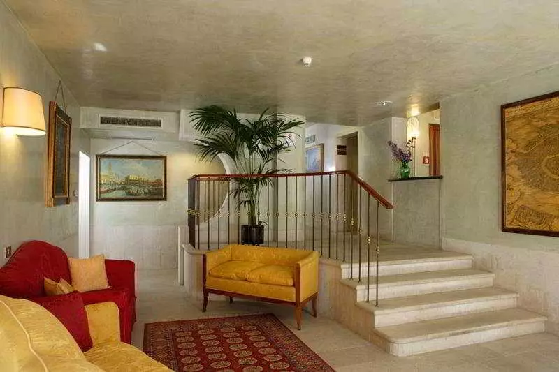 هتل Palazzo Del Giglio