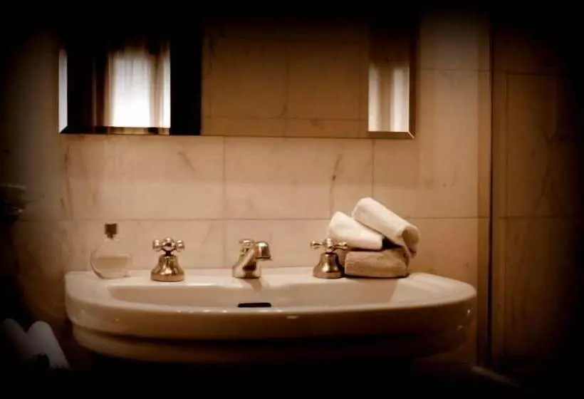 هتل Palazzo Del Giglio