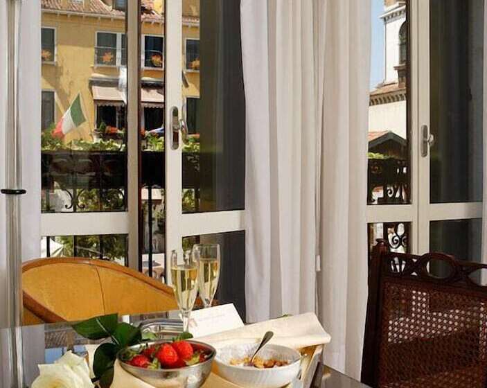 هتل Palazzo Del Giglio