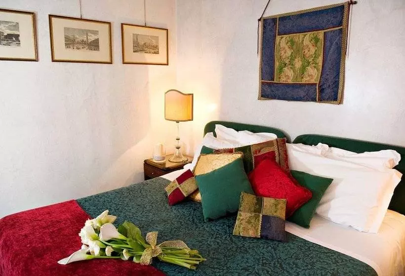 هتل Palazzo Del Giglio