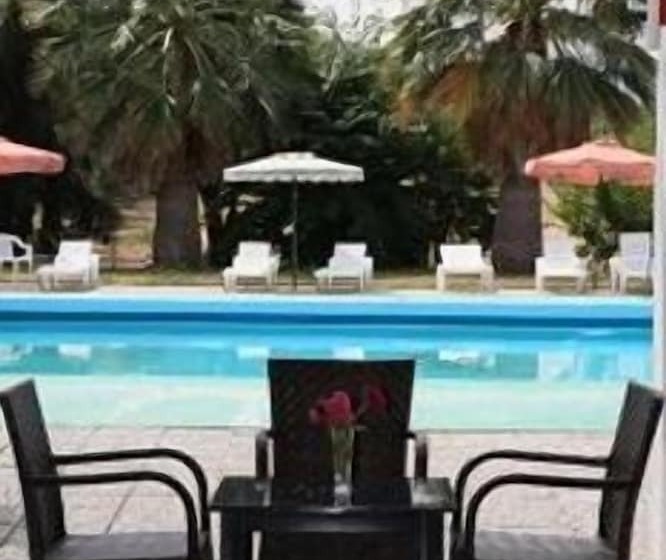 בית מלון כפרי Rhodian Sun