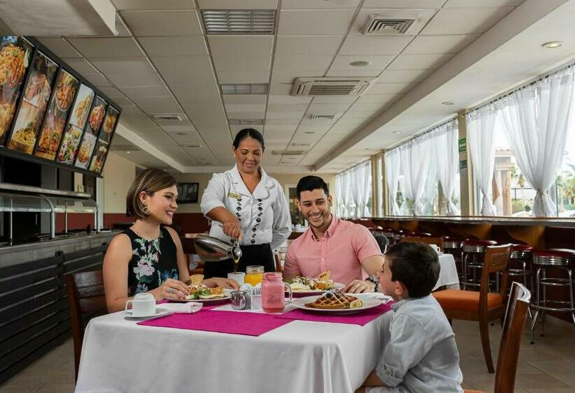 Szálloda Santa Fe Loreto by Villa Group