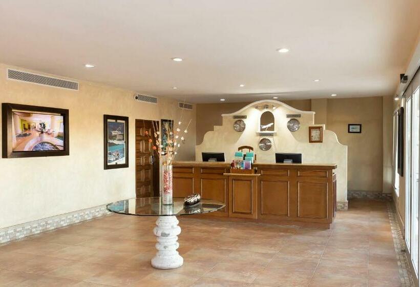 Szálloda Santa Fe Loreto by Villa Group