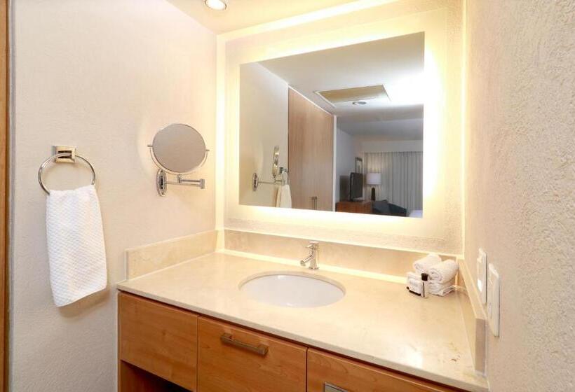 فندق Staybridge Suites Guadalajara Expo, An Ihg