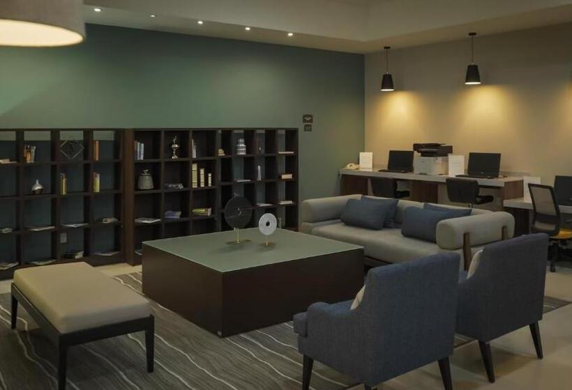 فندق Staybridge Suites Guadalajara Expo, An Ihg