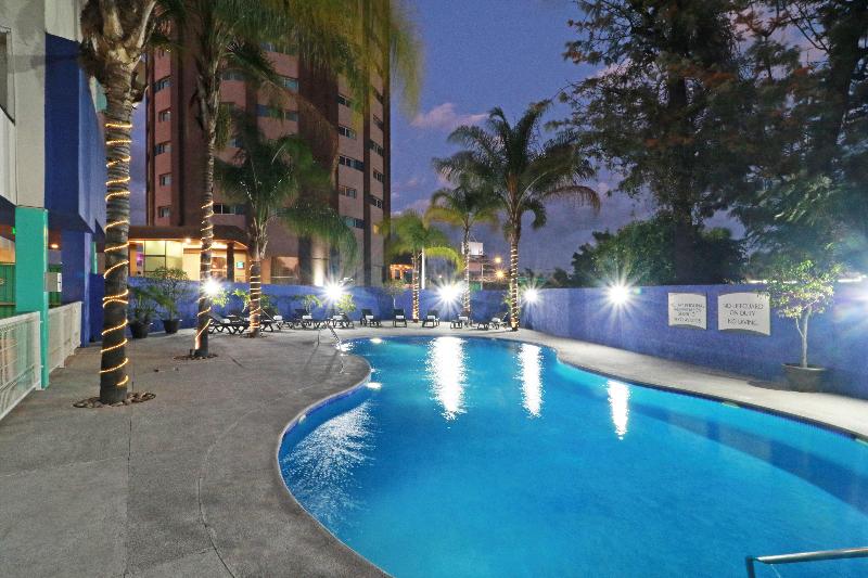 فندق Staybridge Suites Guadalajara Expo, An Ihg