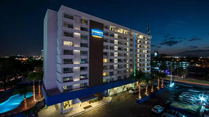 هتل Staybridge Suites Guadalajara Expo, An Ihg