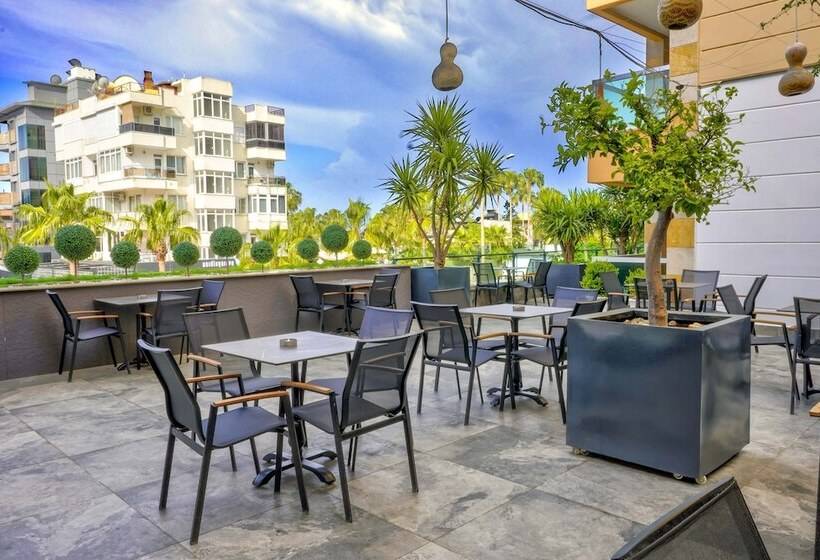 Tac Premier Hotel & Spa