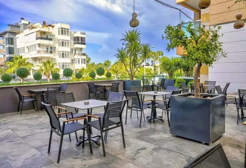 Tac Premier Hotel & Spa