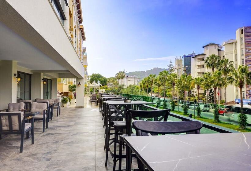 Tac Premier Hotel & Spa