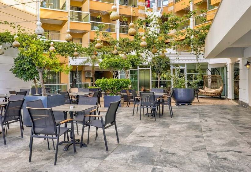 Tac Premier Hotel & Spa