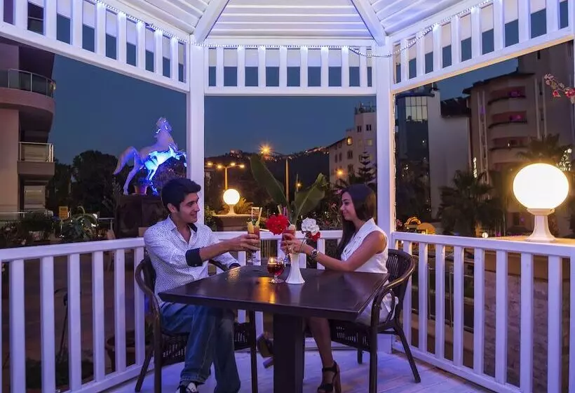 Tac Premier Hotel & Spa