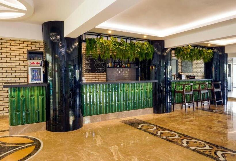 Tac Premier Hotel & Spa