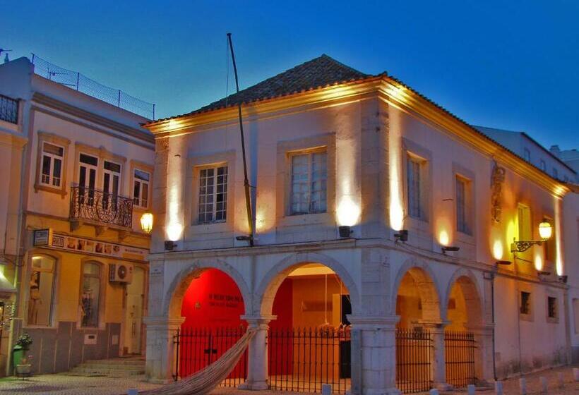 فندق Villa Doris Suites