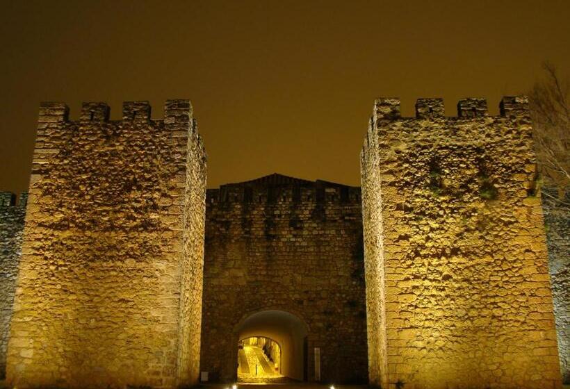 فندق Villa Doris Suites