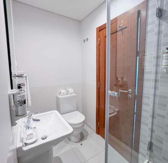 فندق Villa Doris Suites