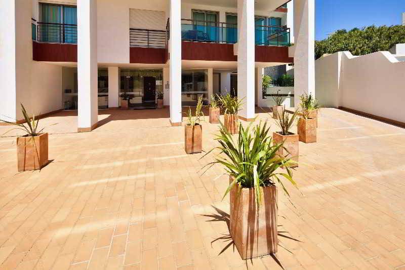 فندق Villa Doris Suites