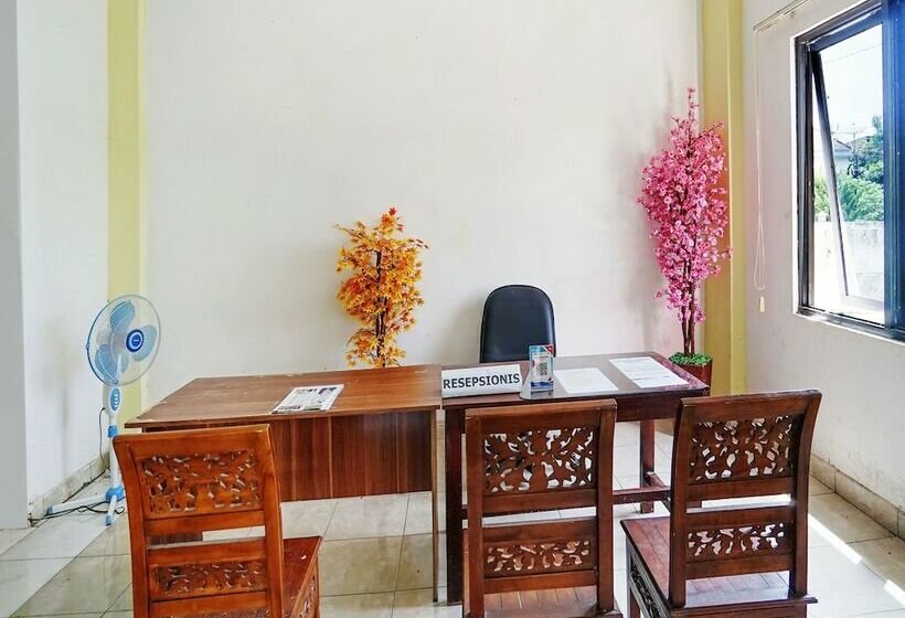 هاستل Spot On 2820 Hotel Perdana Syariah