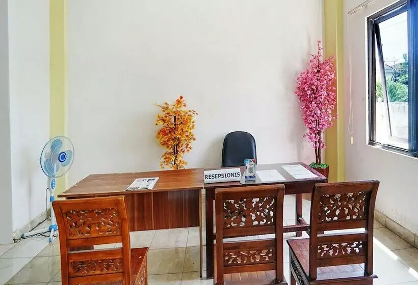 ユースホステル Spot On 2820 Hotel Perdana Syariah