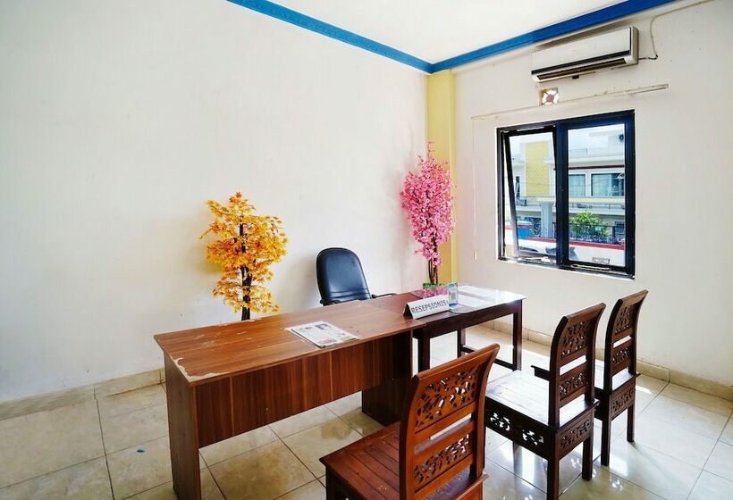 هاستل Spot On 2820 Hotel Perdana Syariah