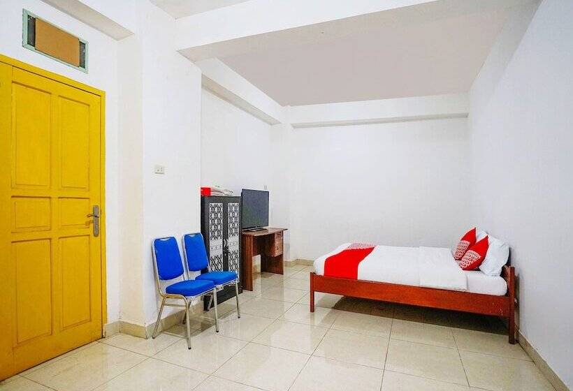 هاستل Spot On 2820 Hotel Perdana Syariah