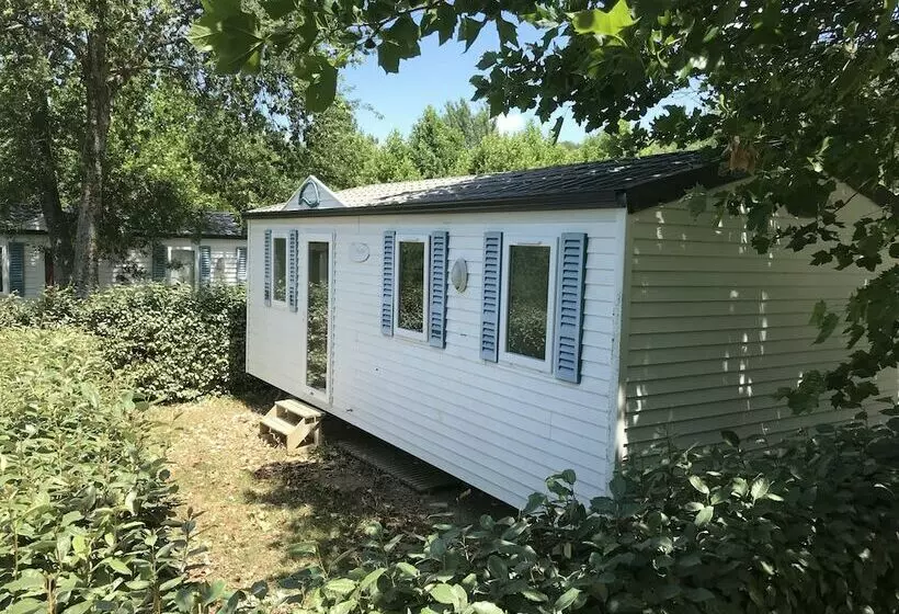 Hotelli Les Bastides De Chanteraine